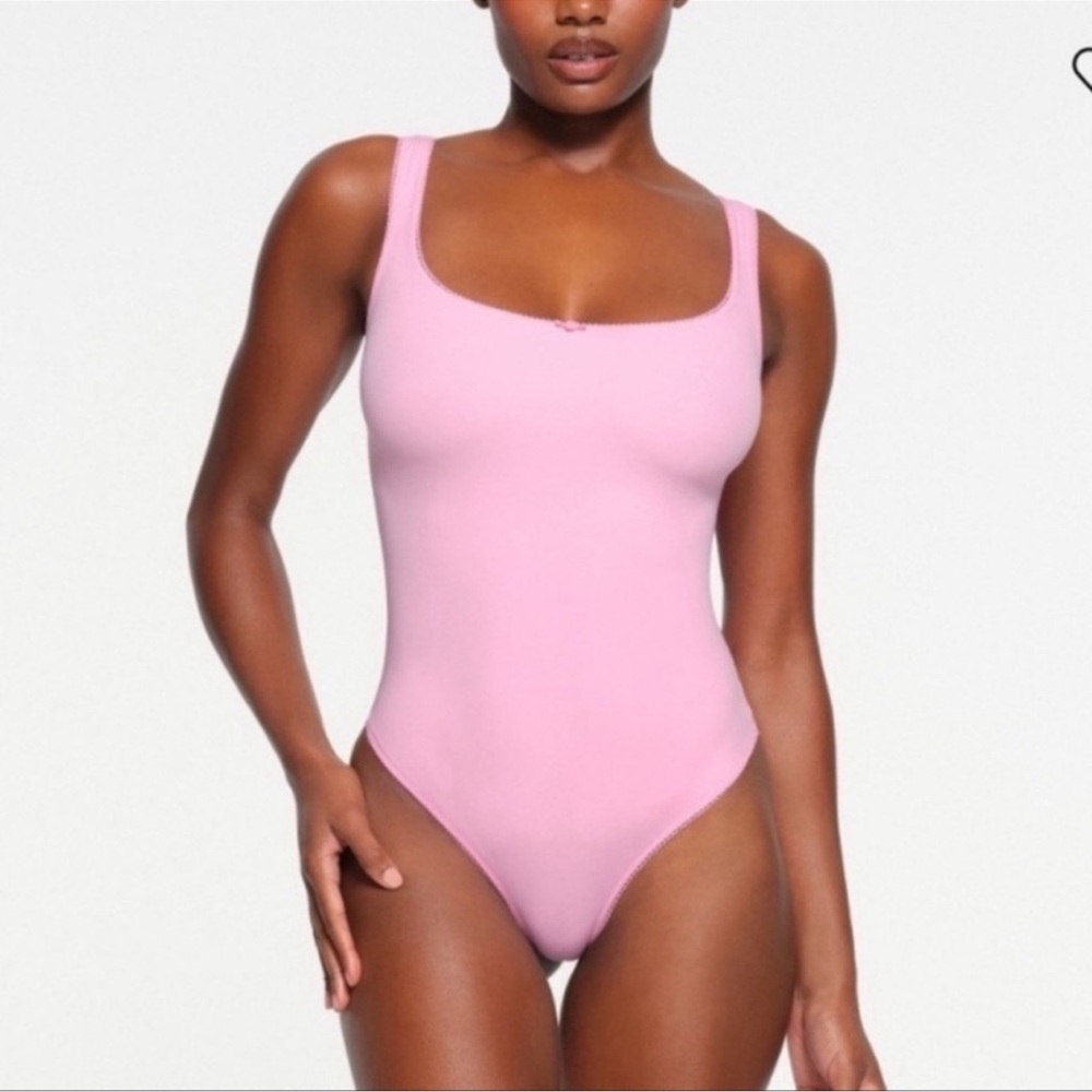 SKIMS NWT Fits Everybody Picot Trim Bodysuit - Bubblegum
